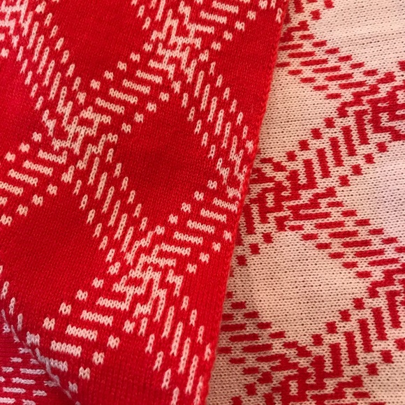 Vera Bradley knit red and white reversible scarf. - Picture 4 of 4